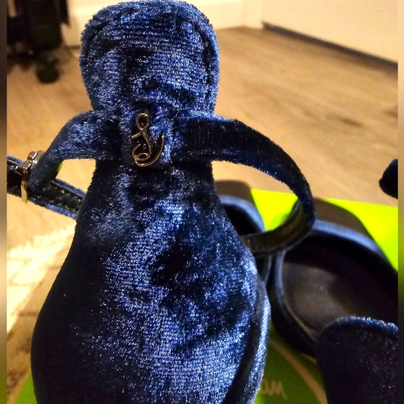 Sam Edelman brand new blue velvet ancle strap hills. Size 8 - Picture 6 of 8